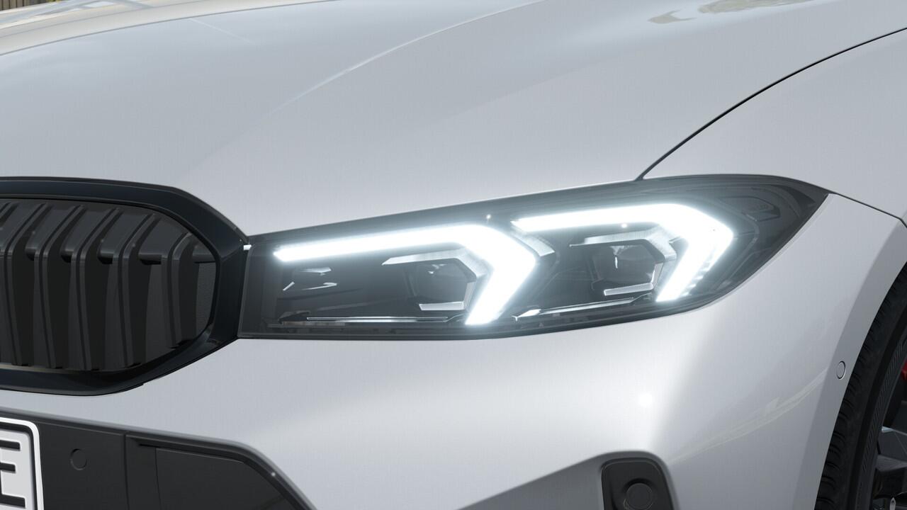 BMW 3-SERIE 330e High Executive M Sport Automaat / Sportstoelen / Adaptieve LED / Comfort Access / Parking Assistant Plus / Stoelverwarming / Stuurverwarming