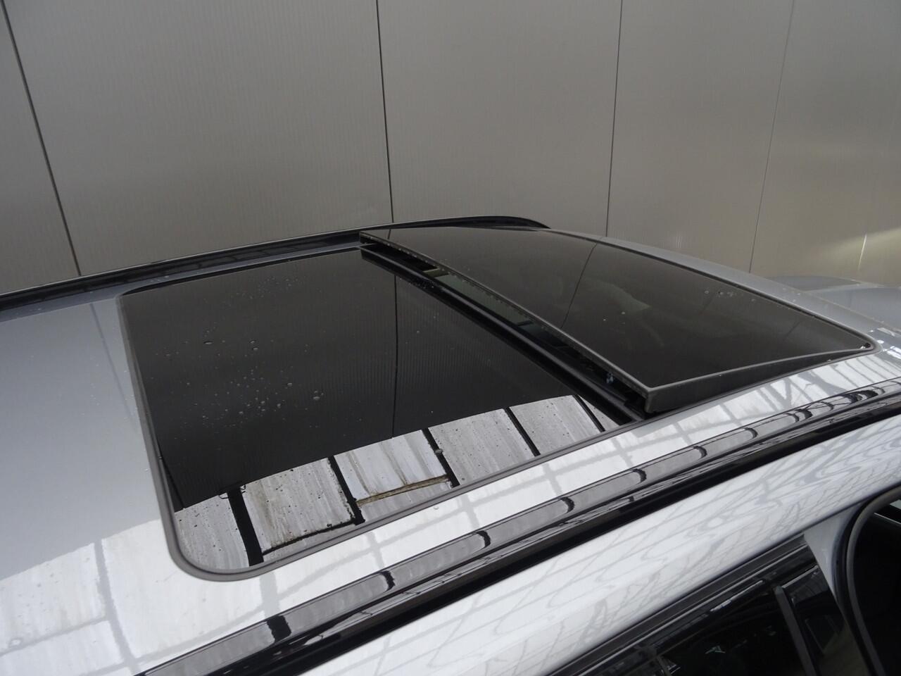 BMW 3-SERIE Touring * PANORAMADAK * LEER * CARPLAY !!