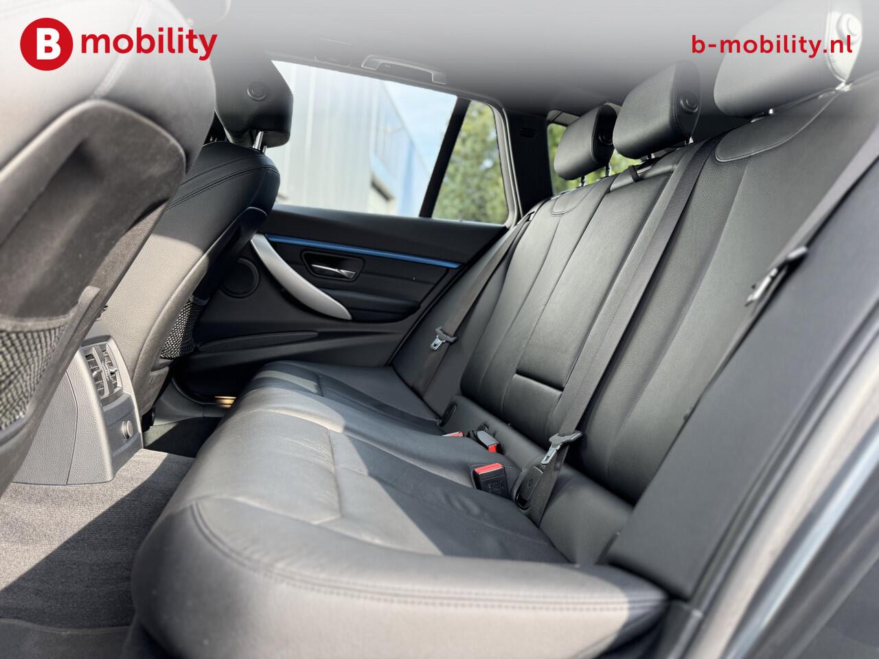BMW 3-SERIE Touring 318i High Executive M-Sport Apple CarPlay | Leer | Navigatie | Cruise Control | Stoelverwarming