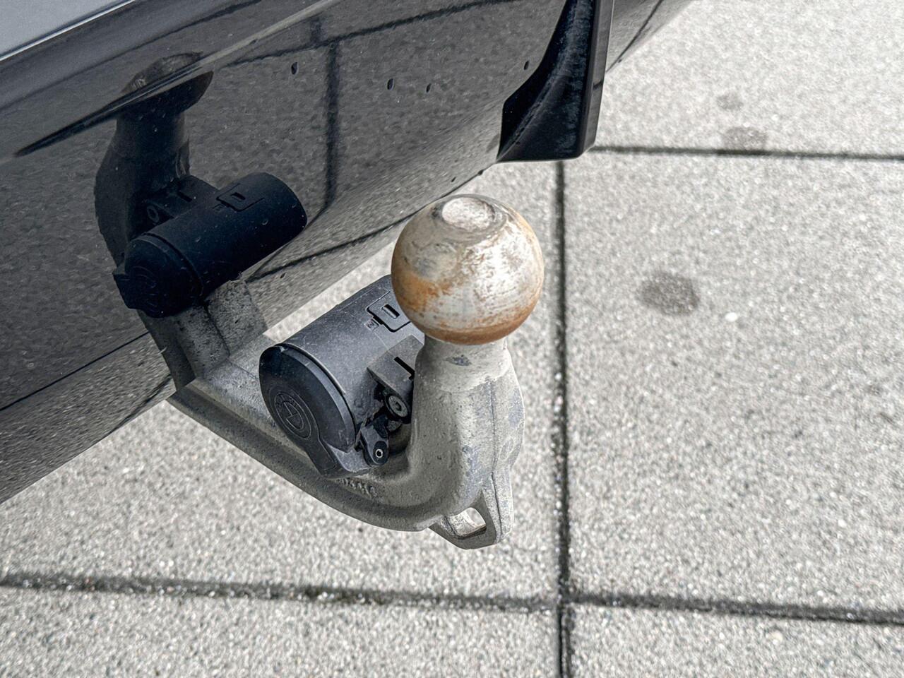 BMW 3-SERIE Touring 330e M Sportpakket / Innovation Pack / Comfort Pack / Entertainment Pack / Trekhaak / Harman Kardon