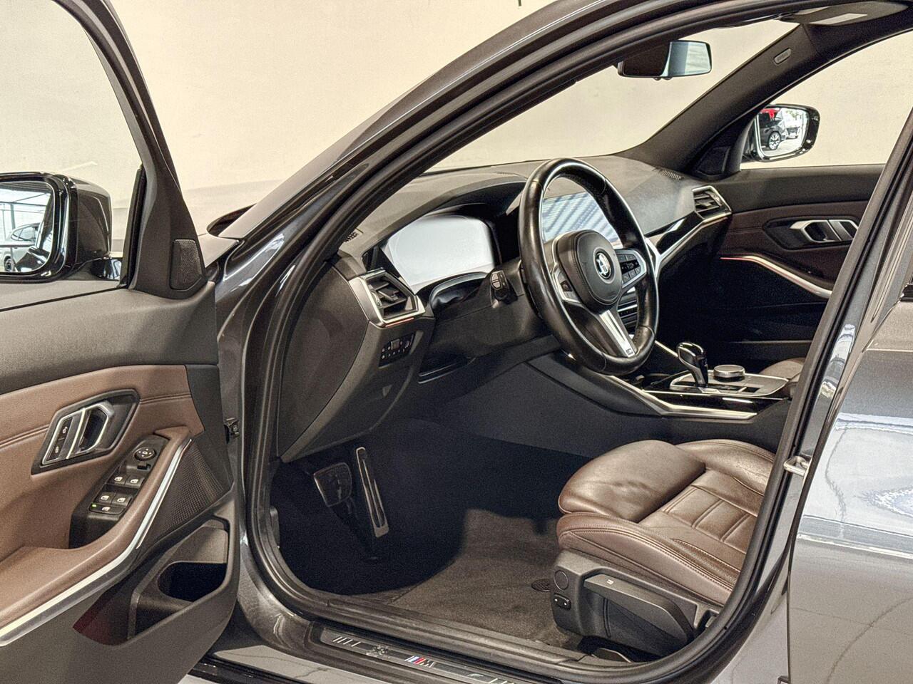 BMW 3-SERIE Sedan 320i Executive Edition Model M Sport | Selections