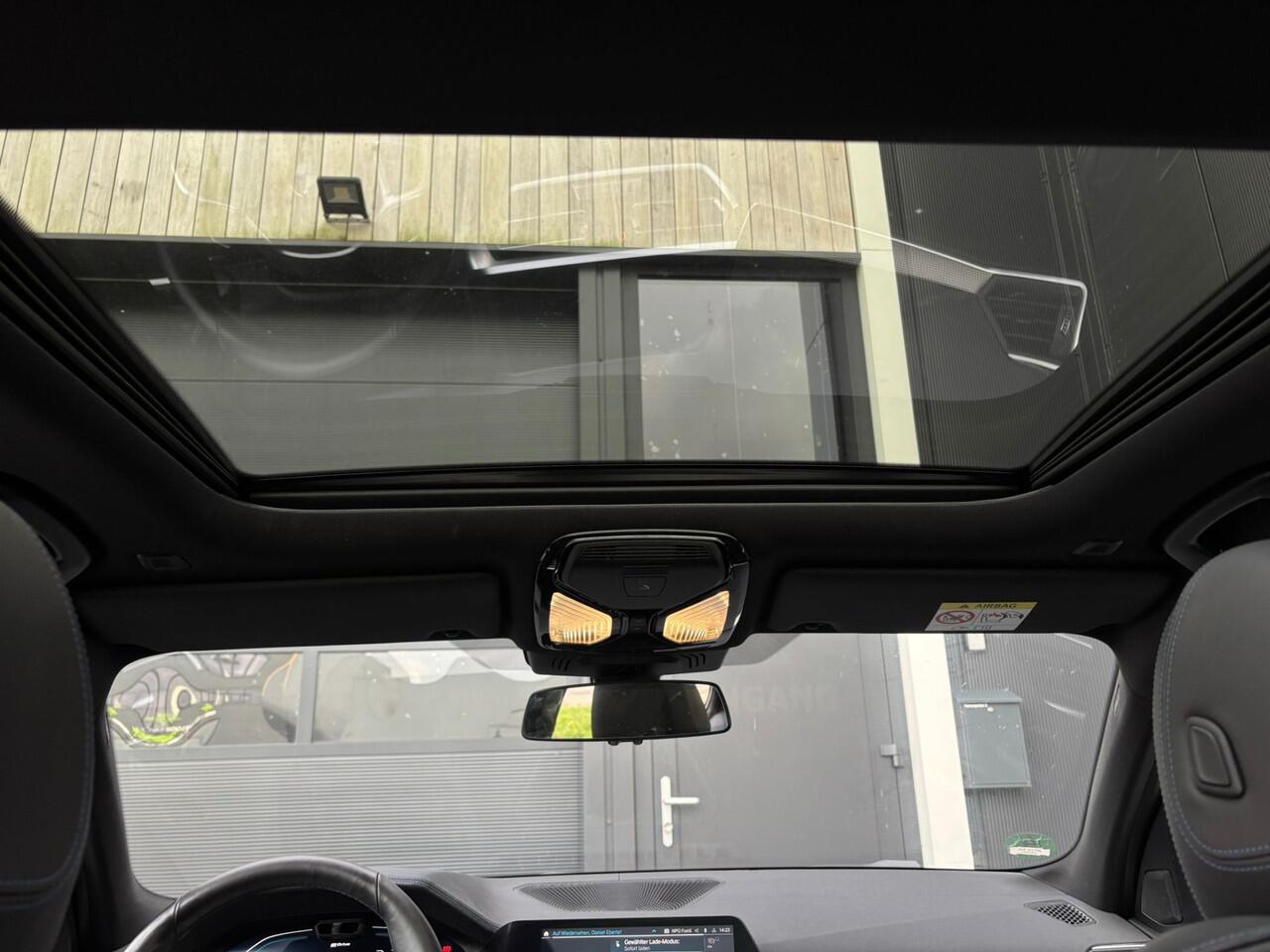 BMW 3-SERIE 330e xDrive High Executive Schuifdak LaserLed Trekhaak HUD Leder ACC