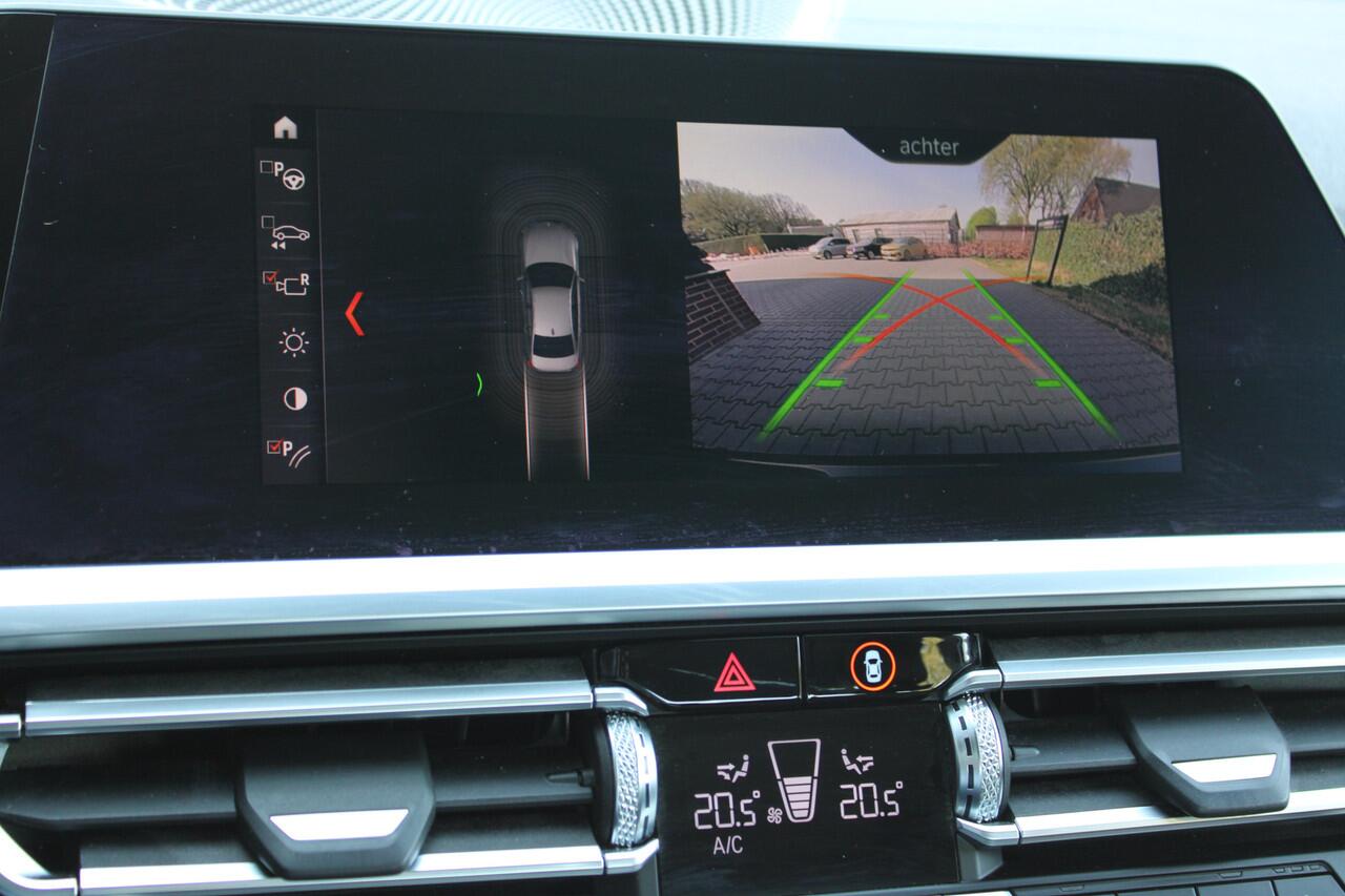 BMW 3-SERIE 320i High Executive Leder - Stoelverwarming - Dealer onderhouden Luxery line