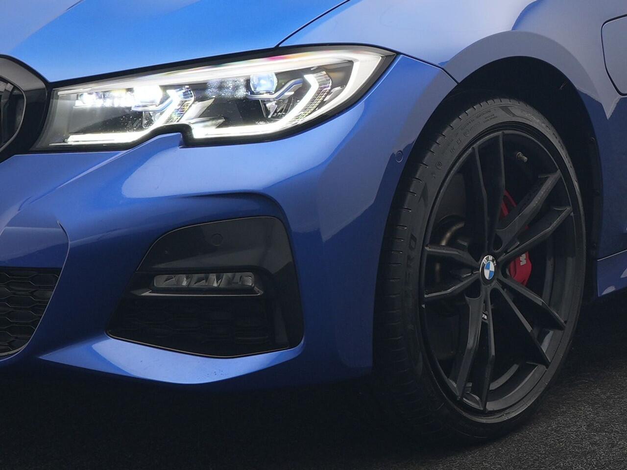 BMW 3-SERIE Touring 330e M Sport Plug In Hybrid 293pk Dealer O.H. PHEV | Panodak | Head Up | 360 Camera | Adaptive Cruise | Laser LED | Harman & Kardon | Nappa Lederen Sportstoelen Memory & Verwarmd | Adaptief Onderstel | Apple Carplay | Sfeerverlichting |