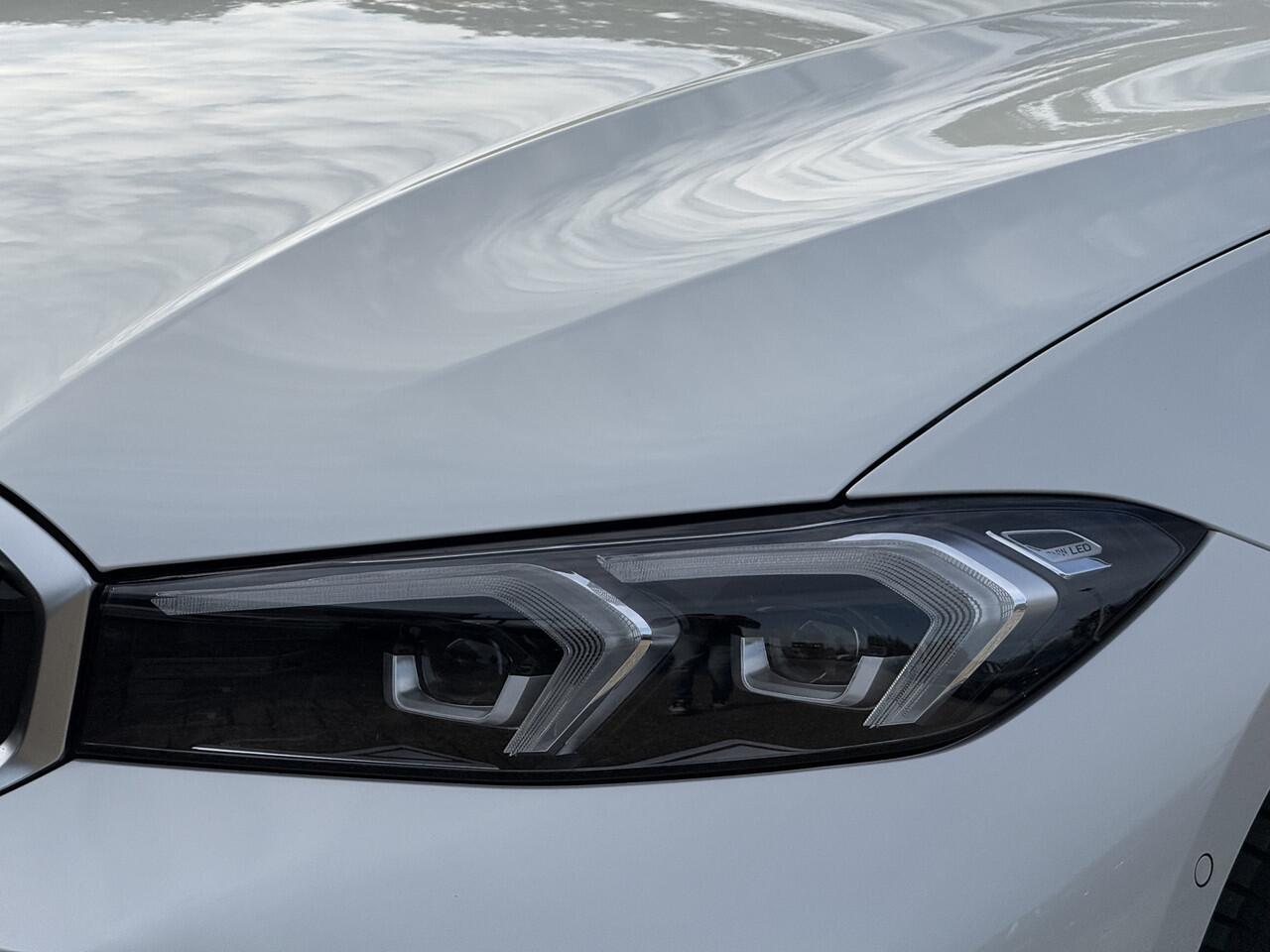 BMW 3-SERIE 330e | NW Model | M-Sport | 18'' | Schuif-/Kanteldak | Camera | Elek. Trekhaak | HiFi