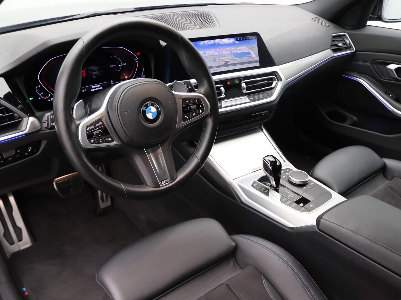 BMW 3-SERIE Touring 318i M Sportpakket | Executive | LED Koplampen | DAB | HiFi | 19''