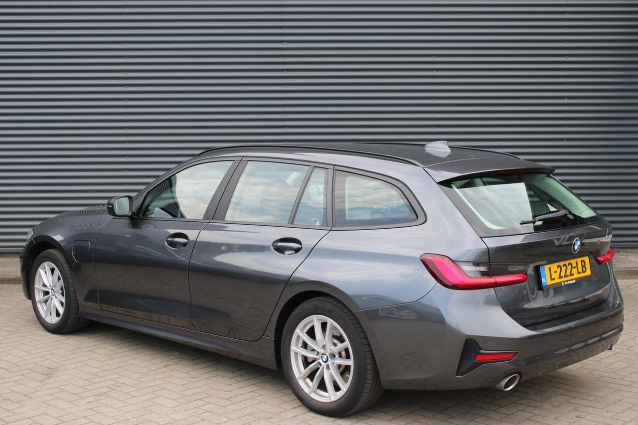 BMW 3-SERIE Touring 320e Business Edition Plus Leer Full-Led Virtual-Cockpit