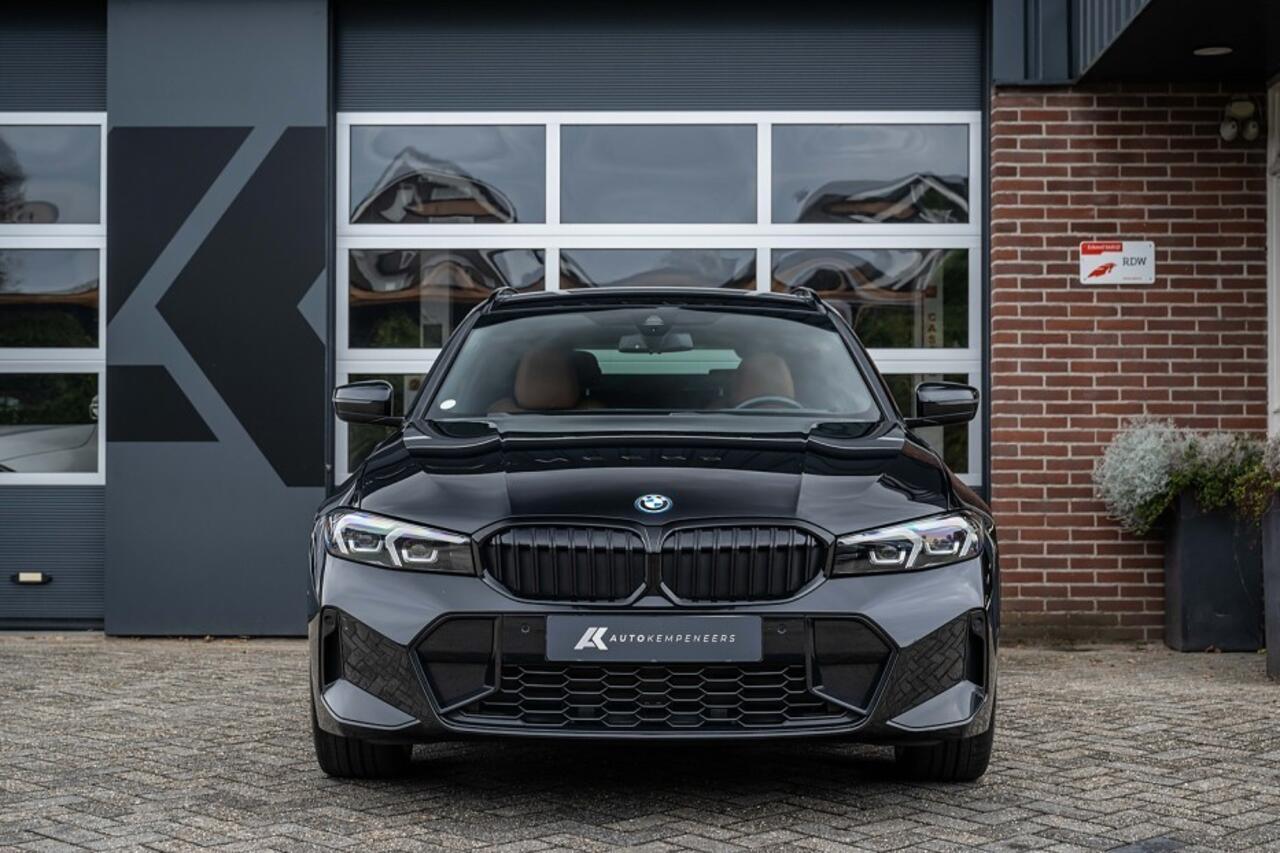 BMW 3-SERIE 330e xDrive M Sport | Shadow | Hifi | Leder | Stuurverwarming | 19' inch |