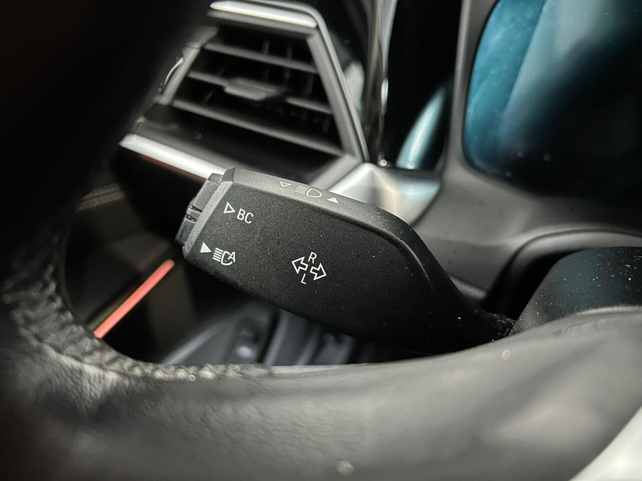 BMW 3-SERIE Touring 320i High Executive