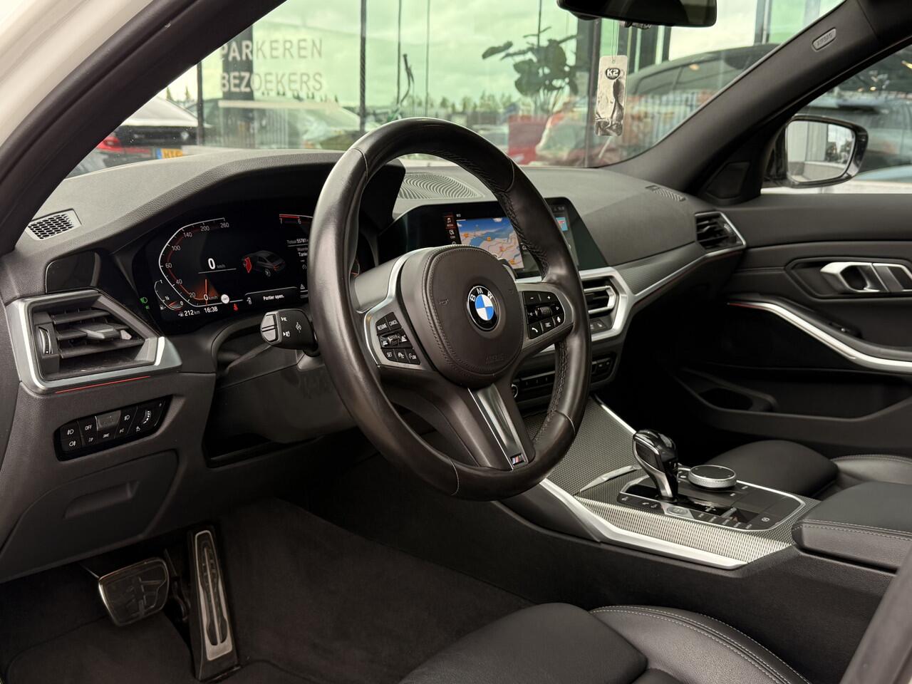 BMW 3-SERIE 320i M-Sport | Schuifdak | ACC | LEDER | MEMORY | LASER | 20 INC | CAMERA
