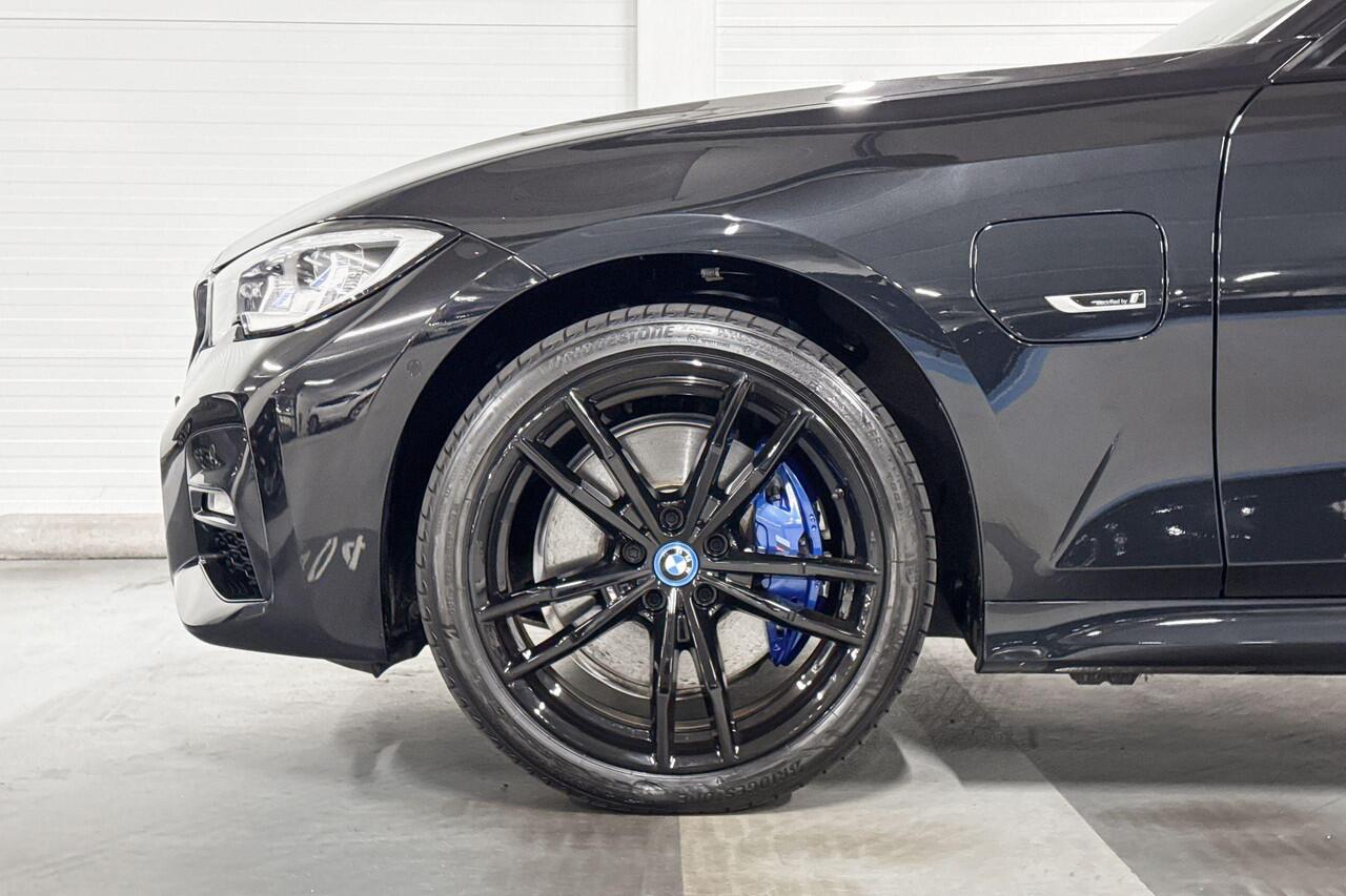 BMW 3-SERIE Sedan 330e xDrive Business Edition Plus | M-Sport | Pano | Stoelverwarming
