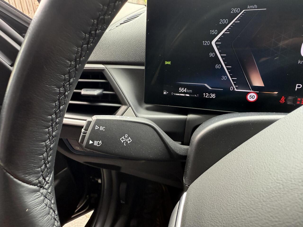 BMW 3-SERIE Touring 2.0 318i Org NL Widescreen-Leder-NW MODEL