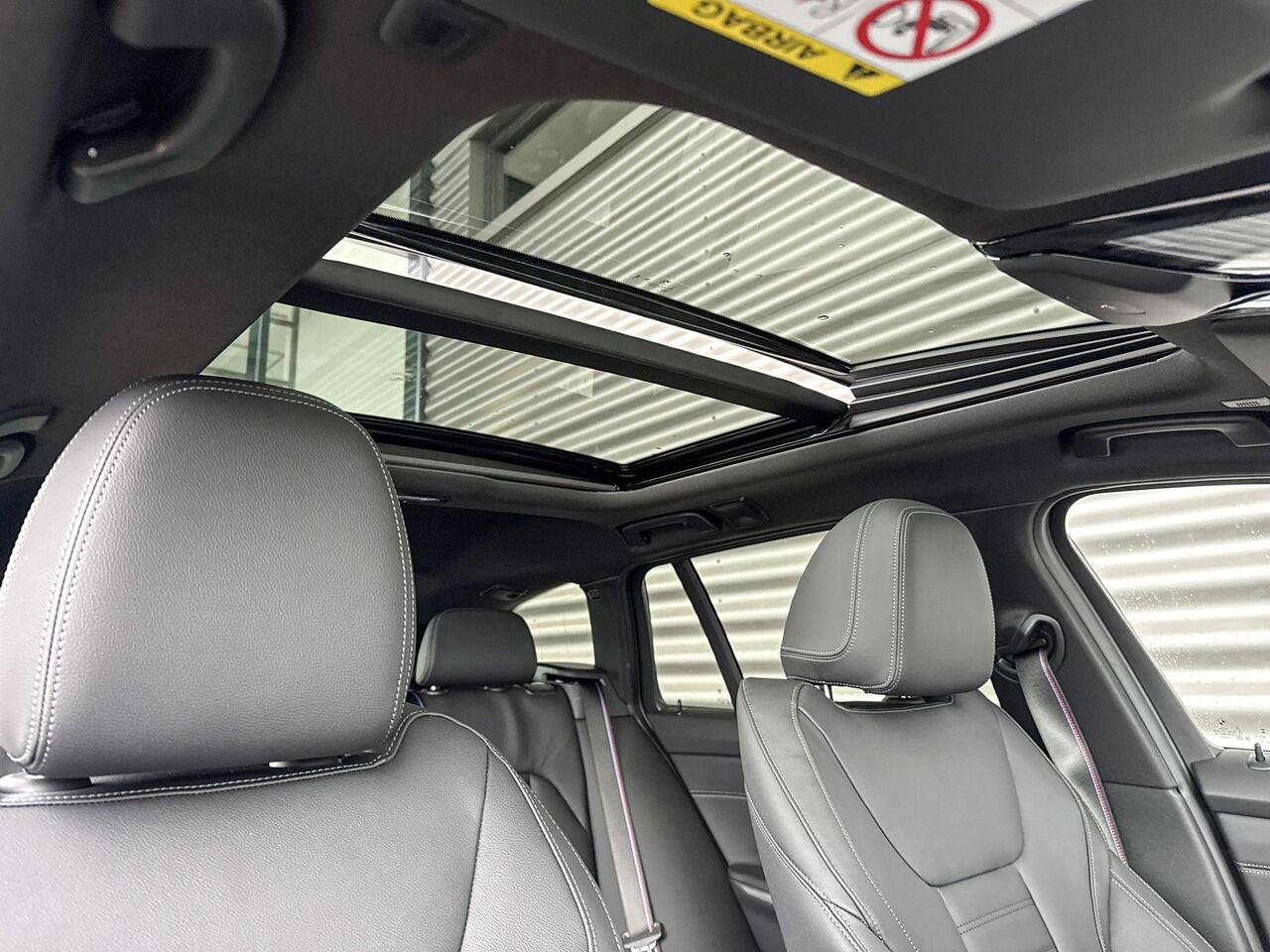 BMW 3-SERIE Touring 330e M Sport Edition | M Sportpakket Pro | Innovation Pack | Comfort Pack | Trekhaak