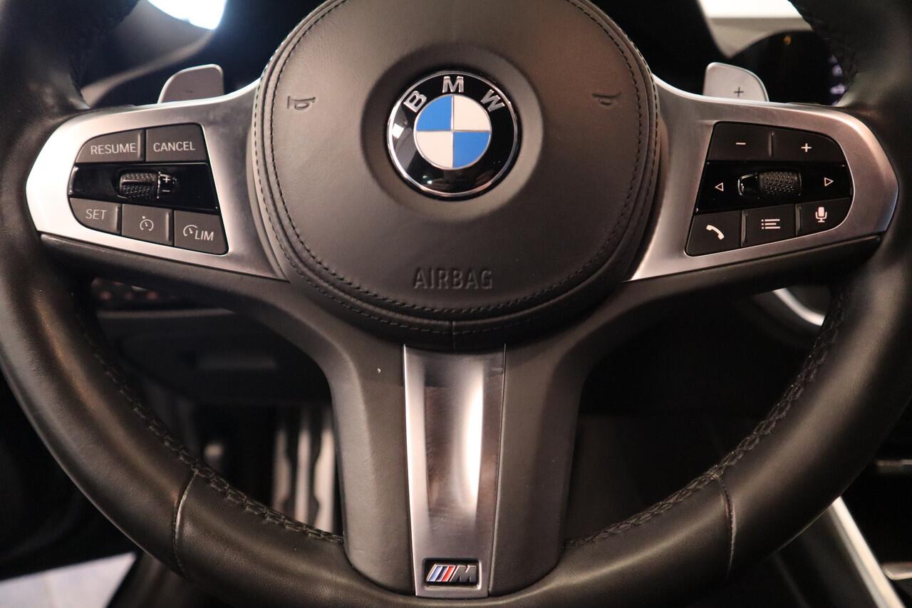 BMW 3-SERIE Touring 320i High Executive Edition Navigatie Full-led CruiseControl Stoelverwarming Sfeerverlichting 24 maanden garantie mogelijk (*vraag naar de voorwaarden)