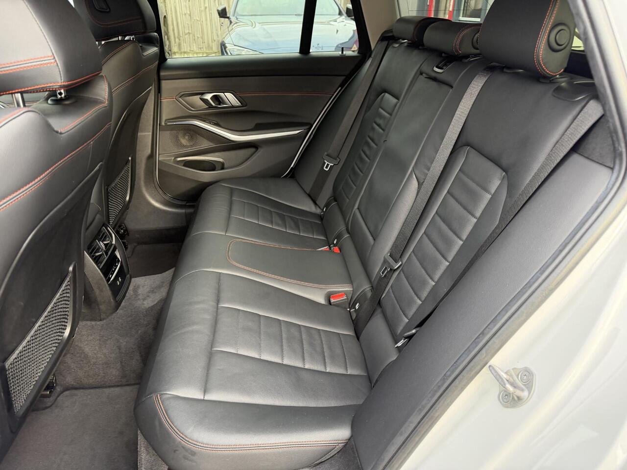 BMW 3-SERIE Touring 320e Sportline Laser|ShadowLine|Sport-leder