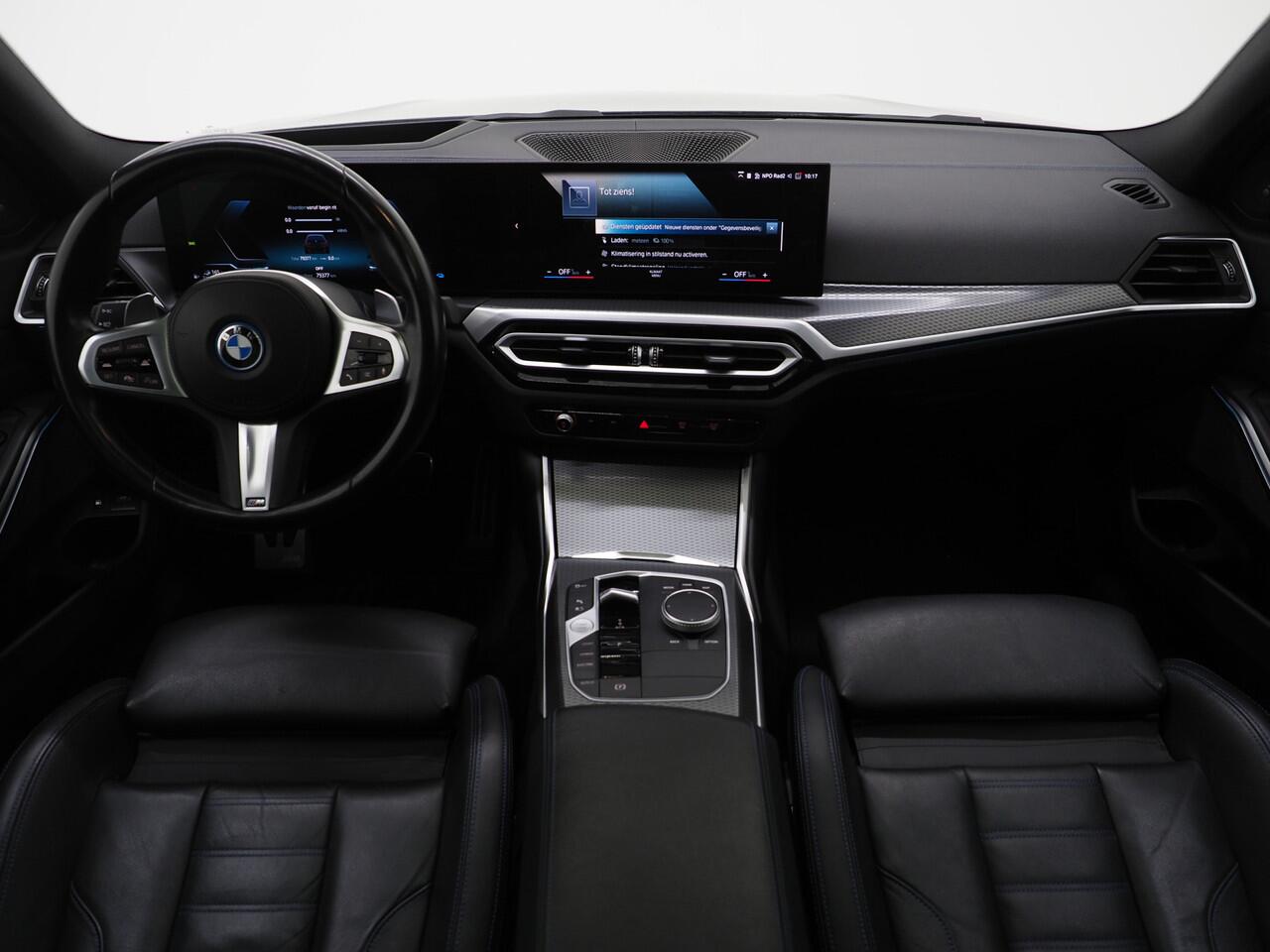 BMW 3-SERIE Touring 330e M Sport Pro LCI | M-Sportstoelen | Panoramadak | Harman/Kardon | Head Up | Camera | Keyless