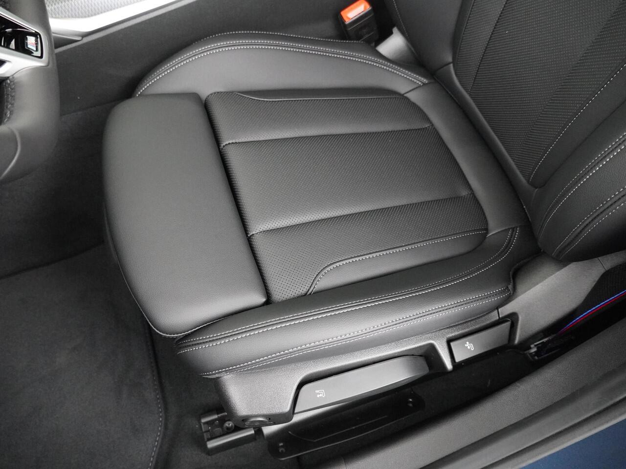 BMW 3-SERIE 330e | M-Sport pakket | Panoramadak | Adaptive Cruise | HiFi | Comfort Access |