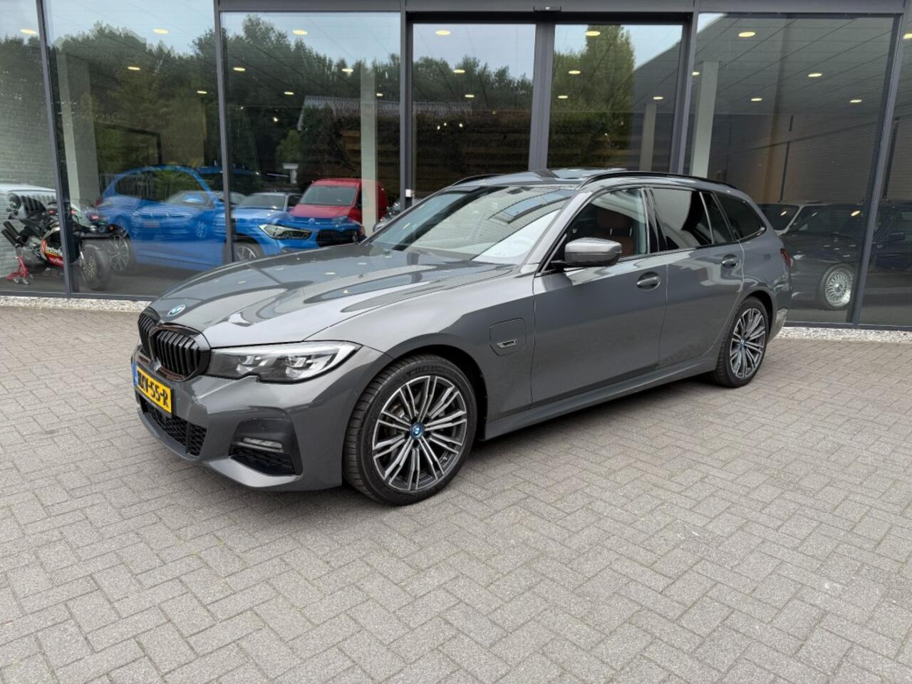 BMW 3-SERIE 320e M-Sport,Pano,Tartufo Leder,Trekhk Elekt,LED,Adapt Cruise,