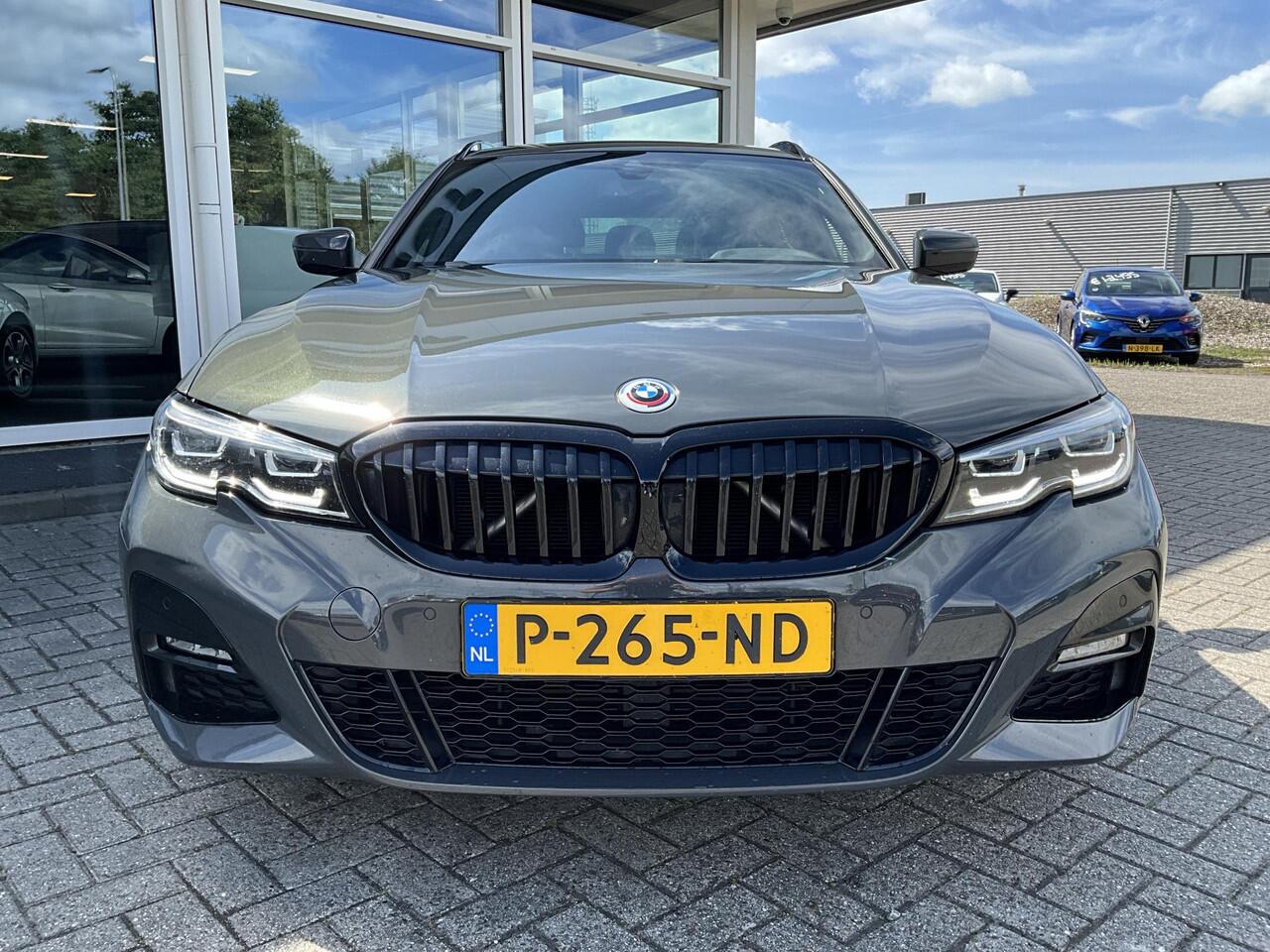 BMW 3-SERIE Touring 318i 2.0 M Sport Individual Dravitgrau 50 Jahre