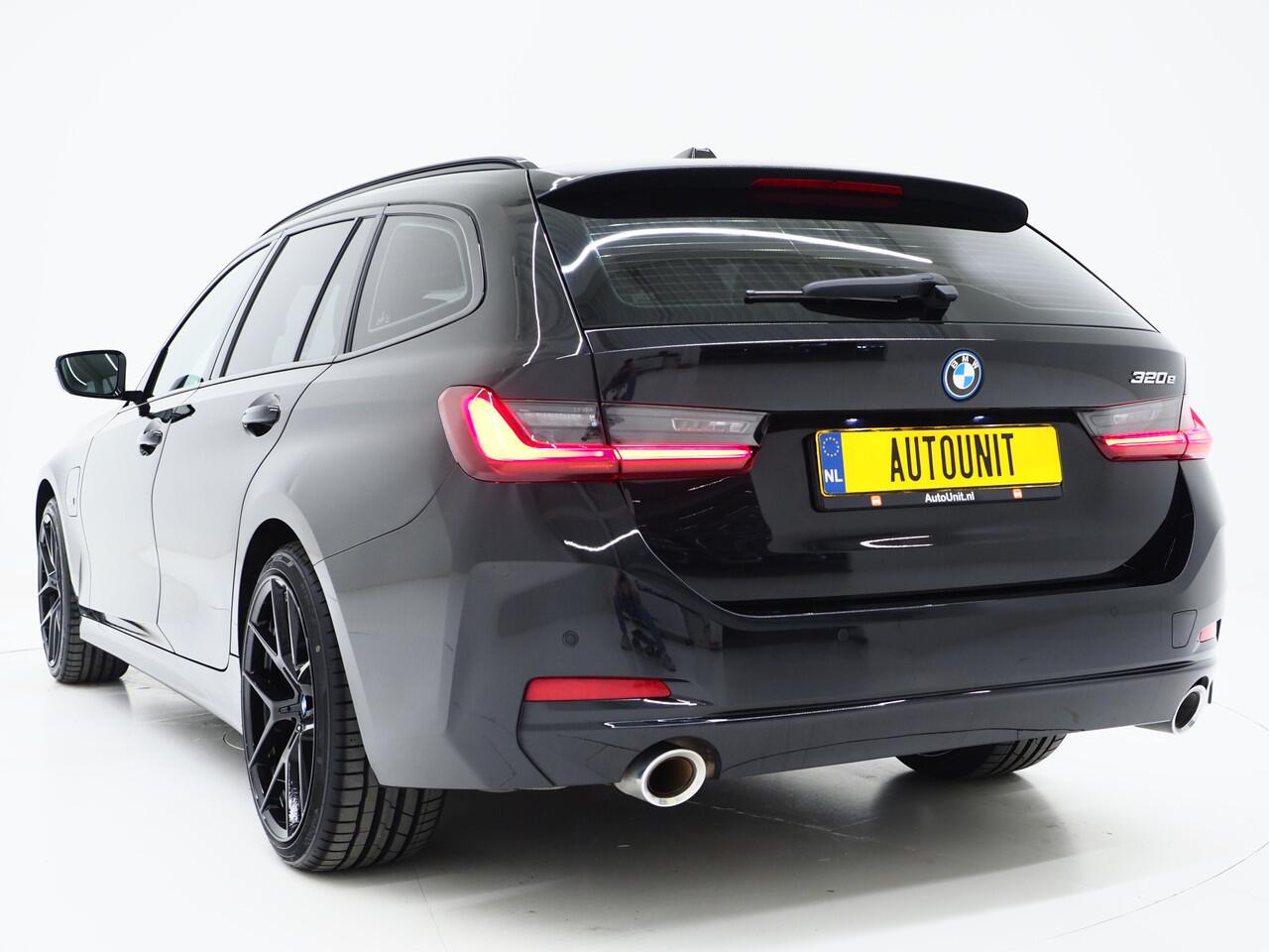 BMW 3-SERIE Touring 320e LCI Shadow Line | Nieuw Model | Widescreen | Carplay | Cruise | DAB | PDC | LED