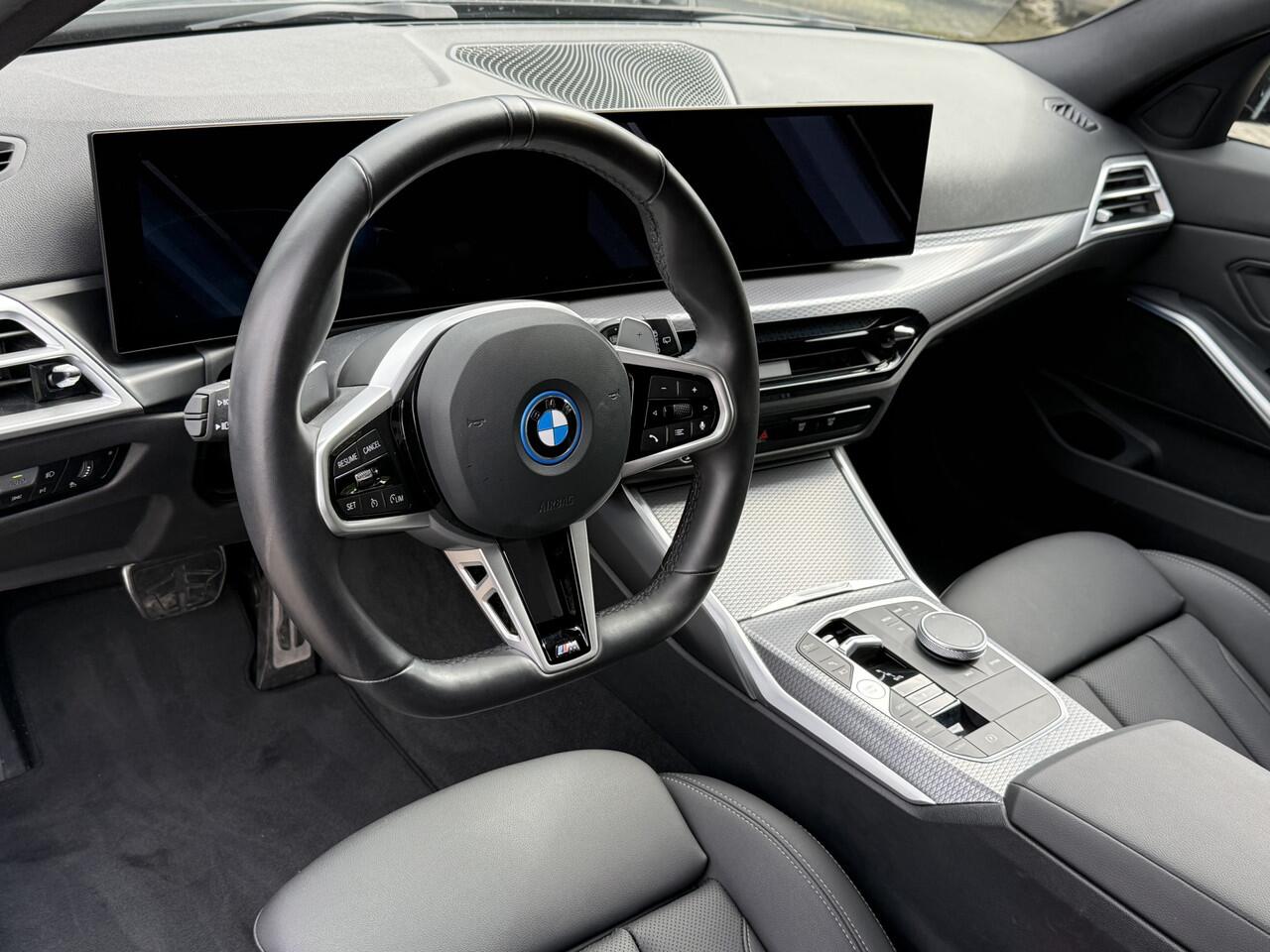 BMW 3-SERIE Touring 330e | M-Sport Pro | HiFi | Camera | 19" |