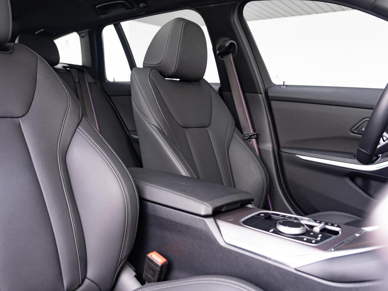 BMW 3-SERIE Touring 320i | M Sportpakket Pro | Innovation Pack | Comfort Access | Stoelverwarming | Panoramadak | Trekhaak