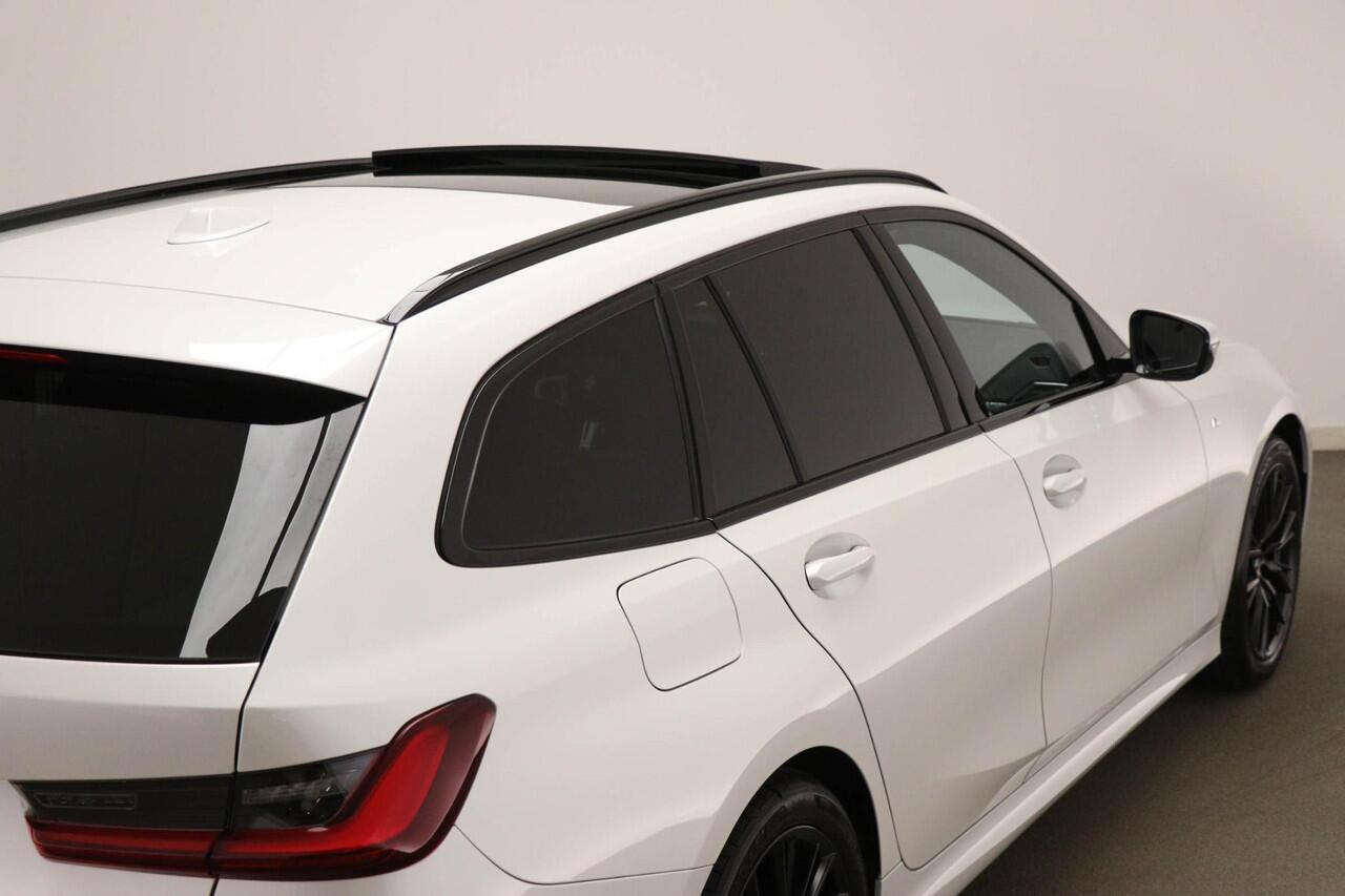 BMW 3-SERIE Touring 320i M-Sport | PANORAMADAK | ENTERTAINMENT / COMFORT / TREKHAAK