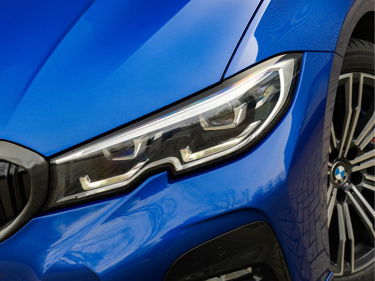 BMW 3-SERIE Touring 330i M-Sport - Pano - Driving Assistant Prof - DAB - Hifi