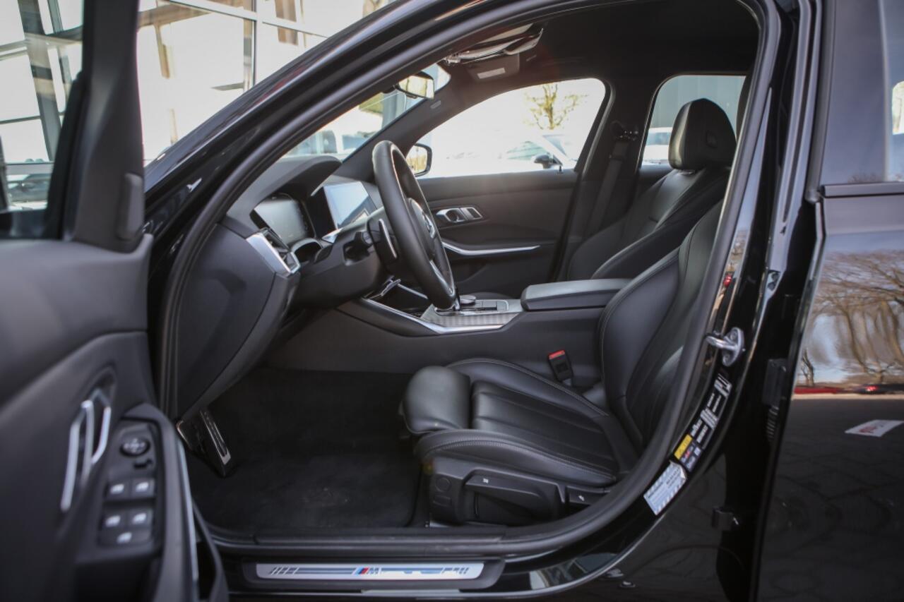 BMW 3-SERIE 330e M Sport | Trekhaak | Achteruitrijcamera | Adaptieve Cruise