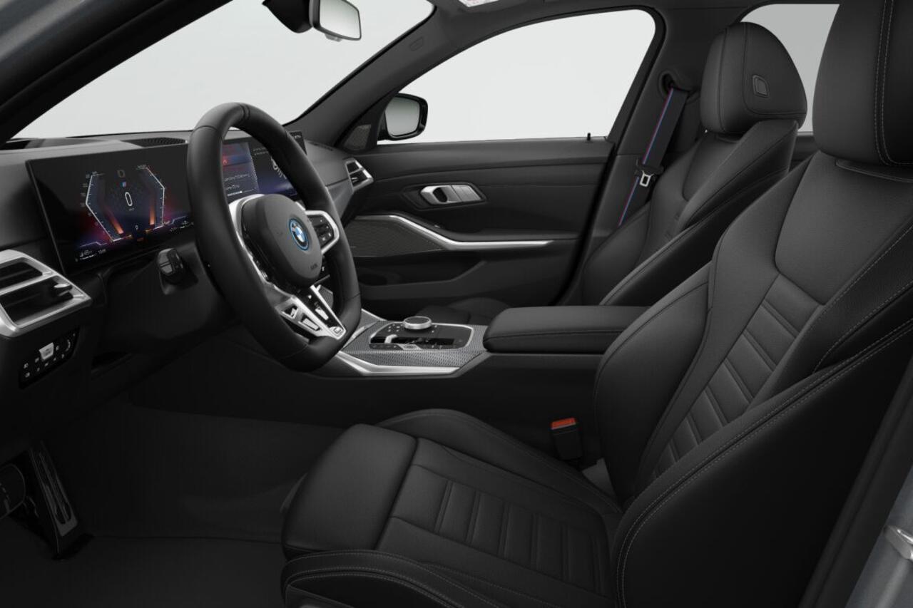 BMW 3-SERIE Touring 330e M Sport Edition | M Sportpakket Pro | Innovation Pack | Comfort Pack | Trekhaak