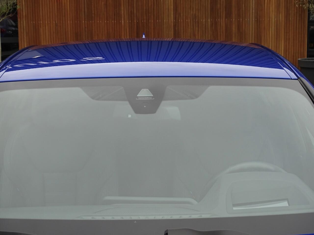 BMW 3-SERIE 320i 184PK automaat / M-Sport / Harman Kardon *NAP*