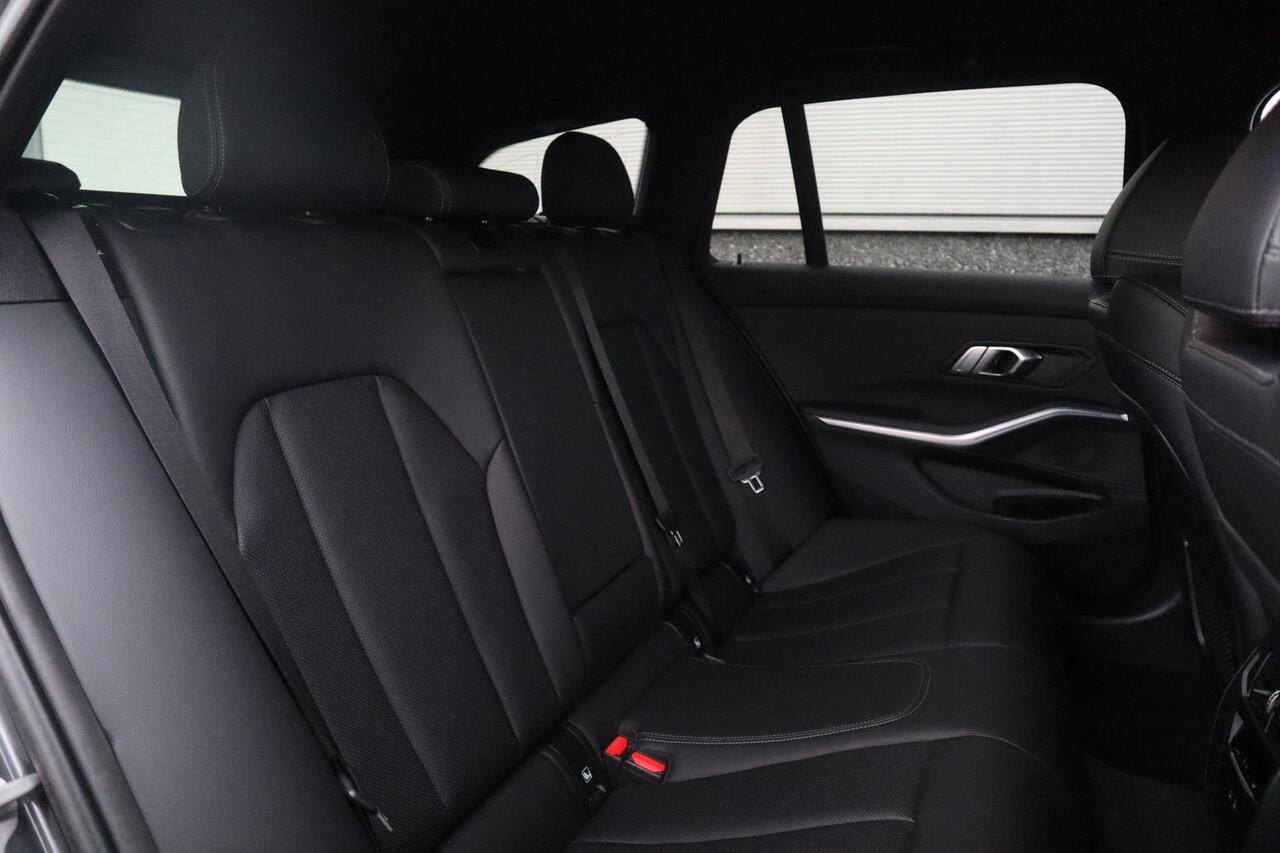 BMW 3-SERIE Touring M-Sport SOH 93% / Hifi / Stoelverwarming / 18inch / Sportstoelen /