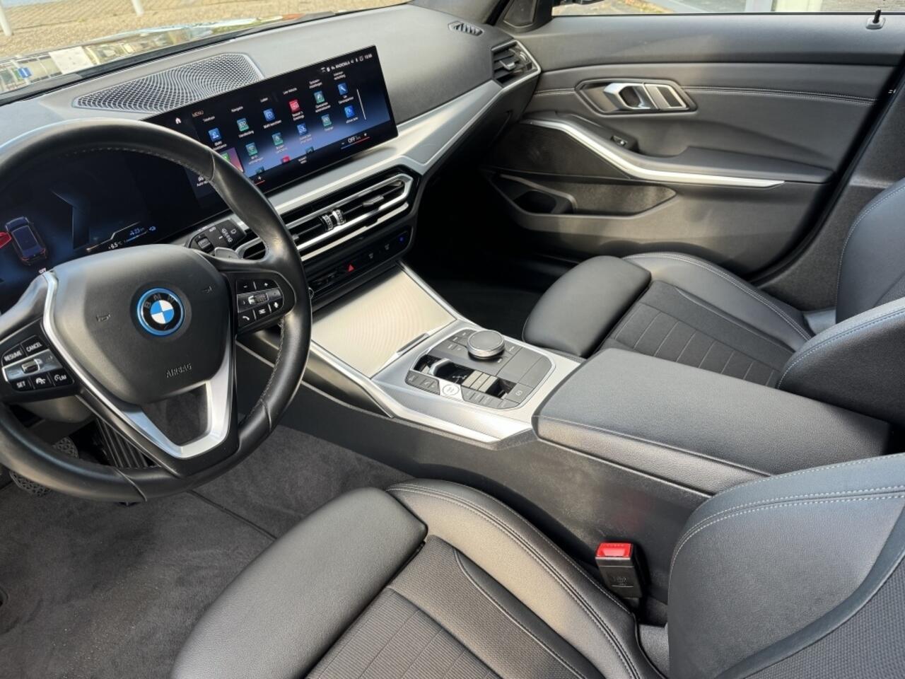 BMW 3-SERIE Touring 320e