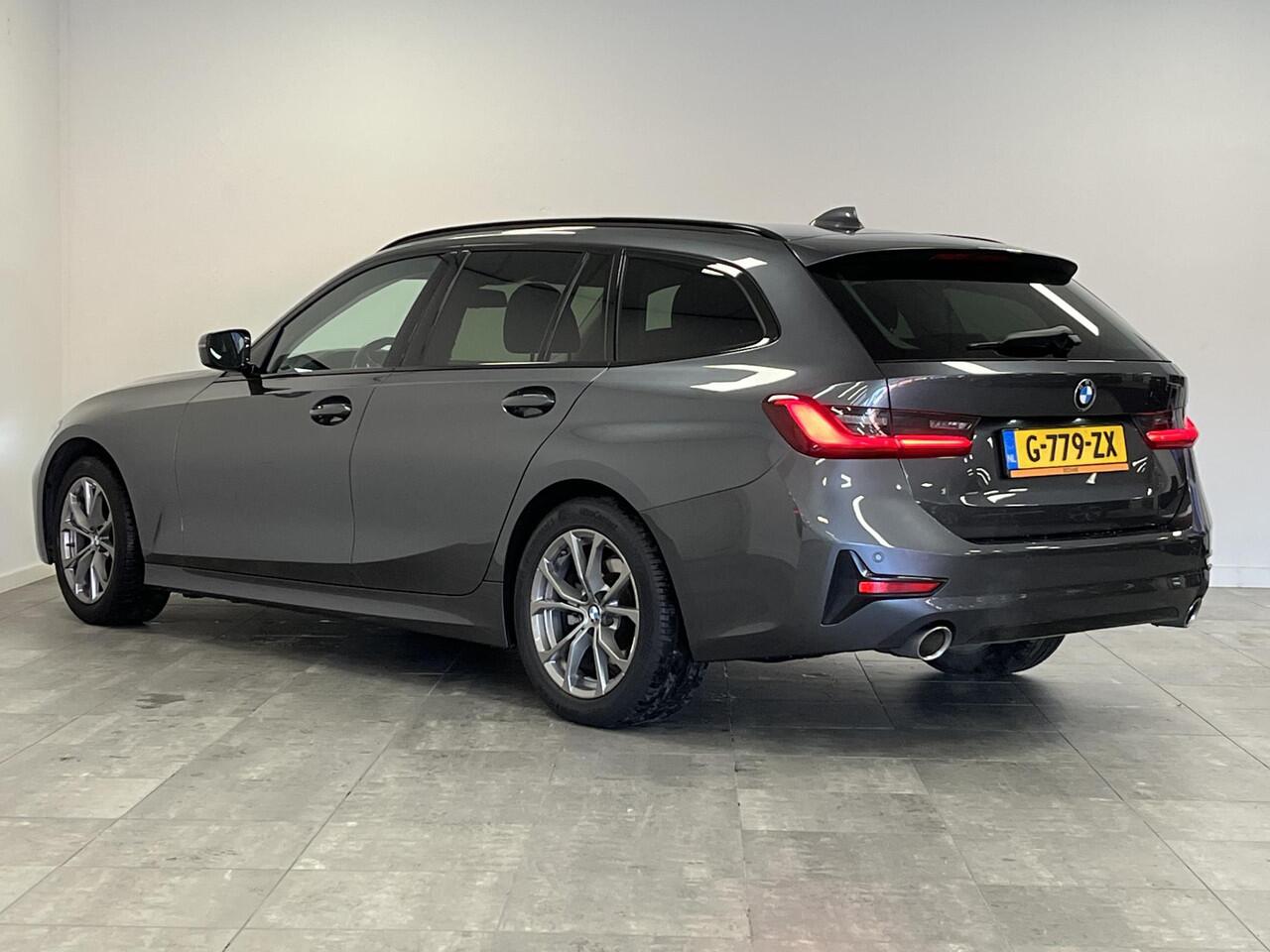 BMW 3-SERIE Touring 320i Sport Line Executive | ORG.NL | LEDER | CARPLAY |