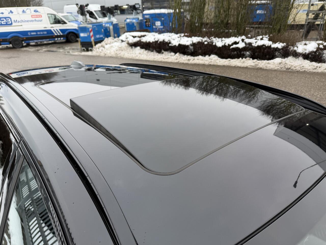 BMW 3-SERIE Touring 330e xDrive M Sport Pano-Dak | Adapt. Cruise | M-Stoelen | HUD | Stoelverw.