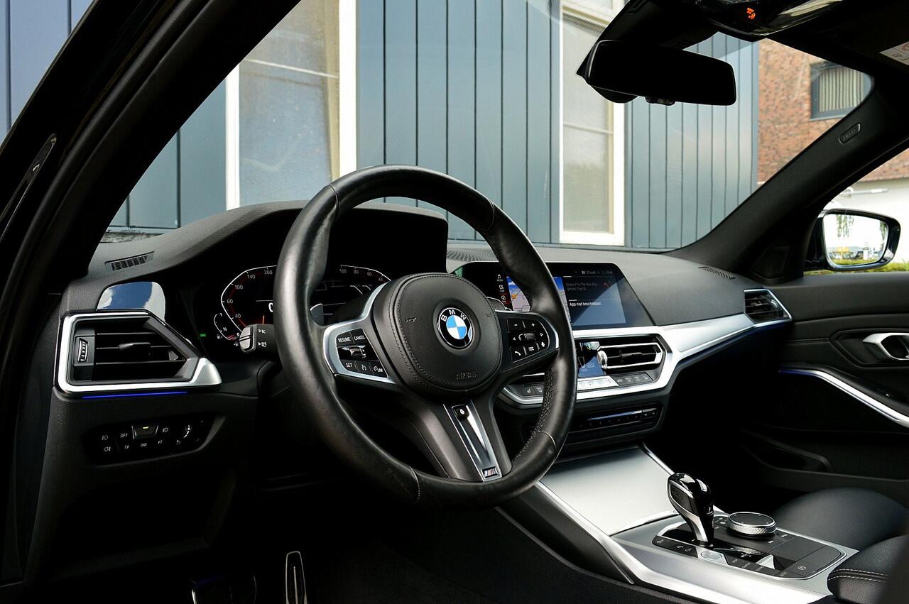 BMW 3-SERIE 320i M-Sport Business Edition Plus Rijklaarprijs-Garantie Leder Led Camera Navigatie 50 Jahre Edition