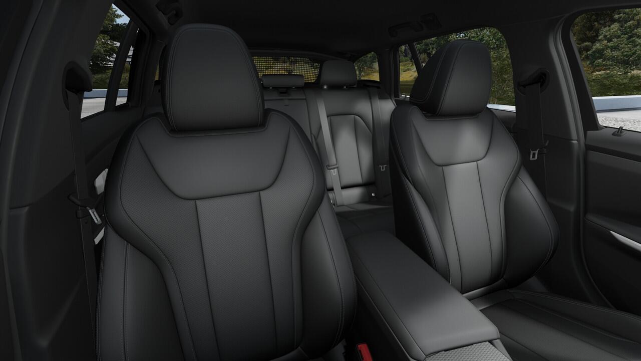 BMW 3-SERIE Touring 330e M Sport Automaat / Trekhaak / Sportstoelen / Achteruitrijcamera / Parking Assistant / Live Cockpit Plus / Stoelverwarming