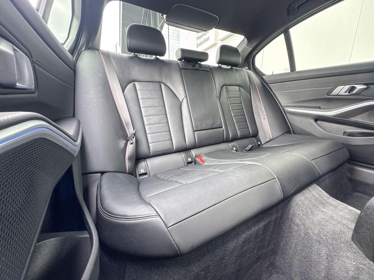 BMW 3-SERIE Sedan 330e | High Executive | M Sport | 19 inch