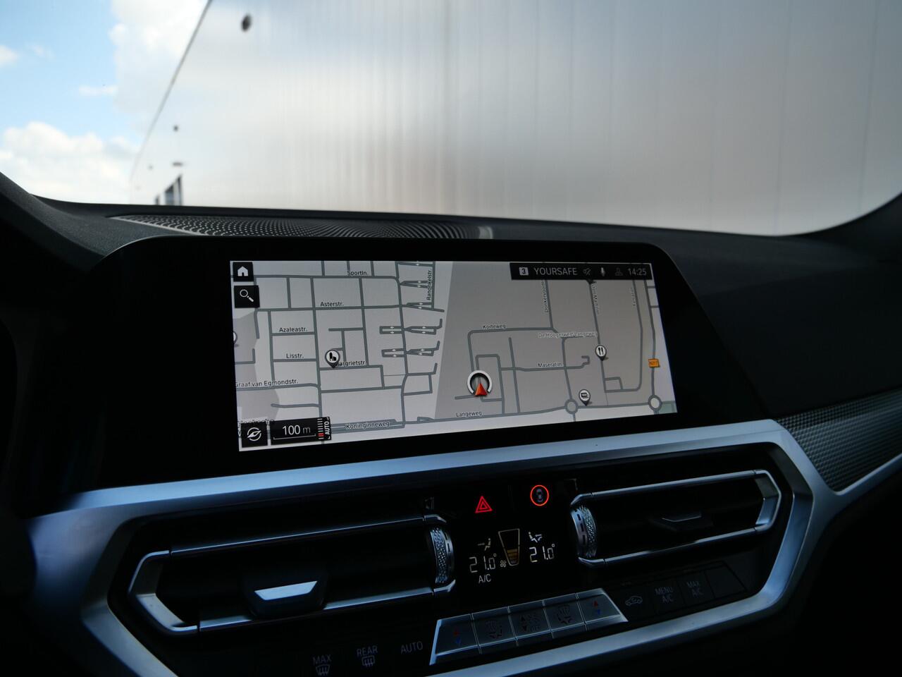 BMW 3-SERIE 320i 184pk Business Edition Automaat M-Sport / Apple Carplay / Navigatie