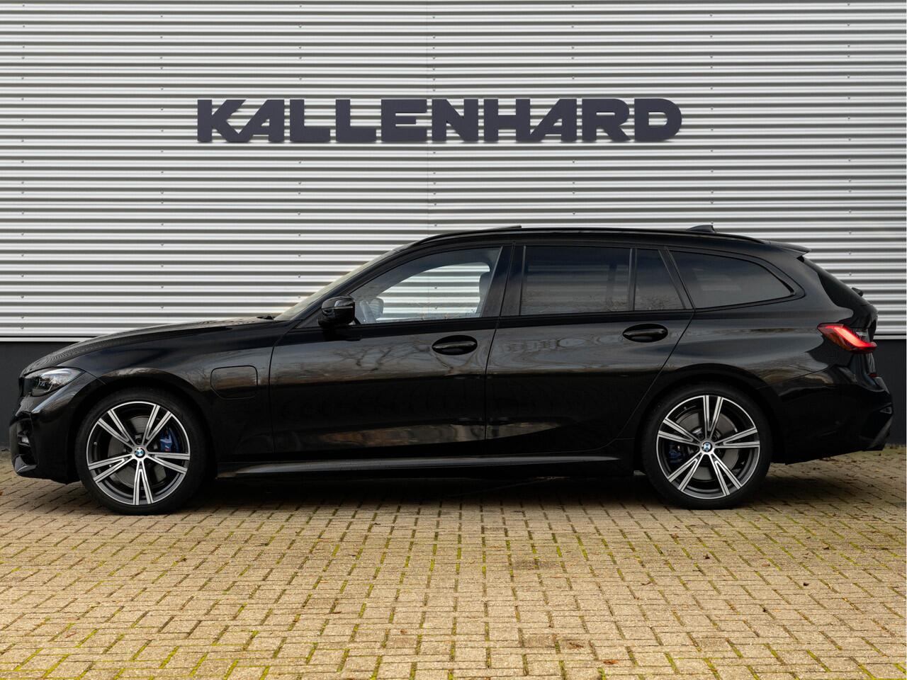 BMW 3-SERIE Touring 330e M-Sport - Pano - Trekhaak - Harman Kardon - Lasers - Head-Up