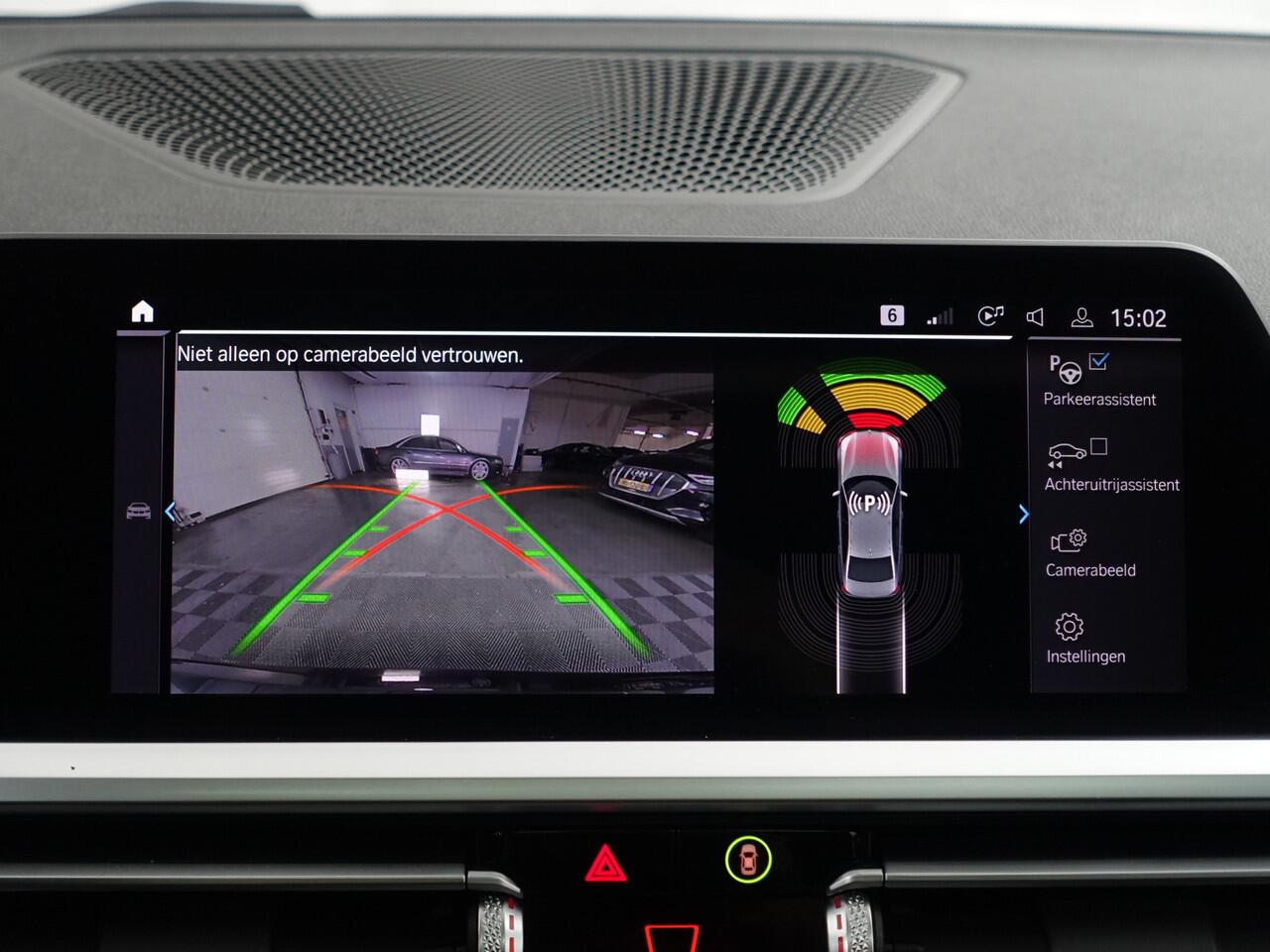 BMW 3-SERIE 330e M Sport- Schuifdak, Laser Led, Stuur/Stoelverwarming, Head Up, Memory Seats, Sfeerverlichting