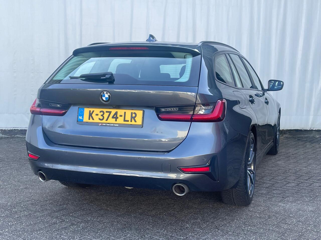 BMW 3-SERIE Touring 318i Exec. Ed. / Trkhk /18inch vlg/ Carplay