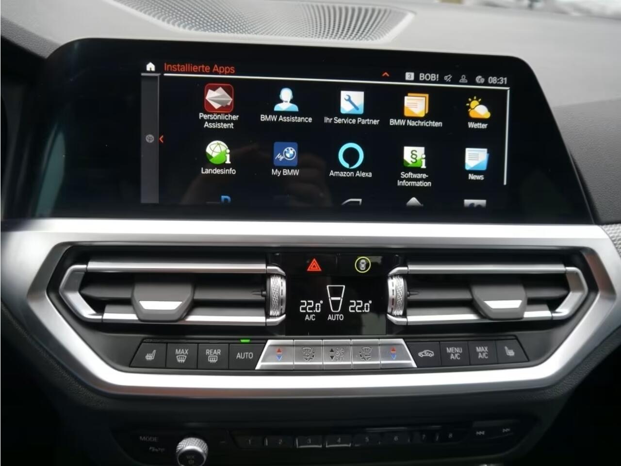 BMW 3-SERIE 330iA M-SPORT Pro ** LED, LC Prof, SCHUIF/KANTEL, ACC, 19-inch LMV, HuD, TREKH ** ¤ 23.650,= onder NP - 1e EIG - UNFALLFREI ** ** INFORMEER OOK NAAR ONZE AANTREKKELIJKE FINANCIAL-LEASE TARIEVEN **