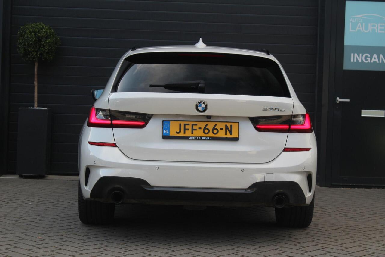 BMW 3-SERIE Touring 330e M Sport | 18" L.M.| Keyless | Camera | Elektrische Achterklep | Stoelverwarming | Mineral-weiss