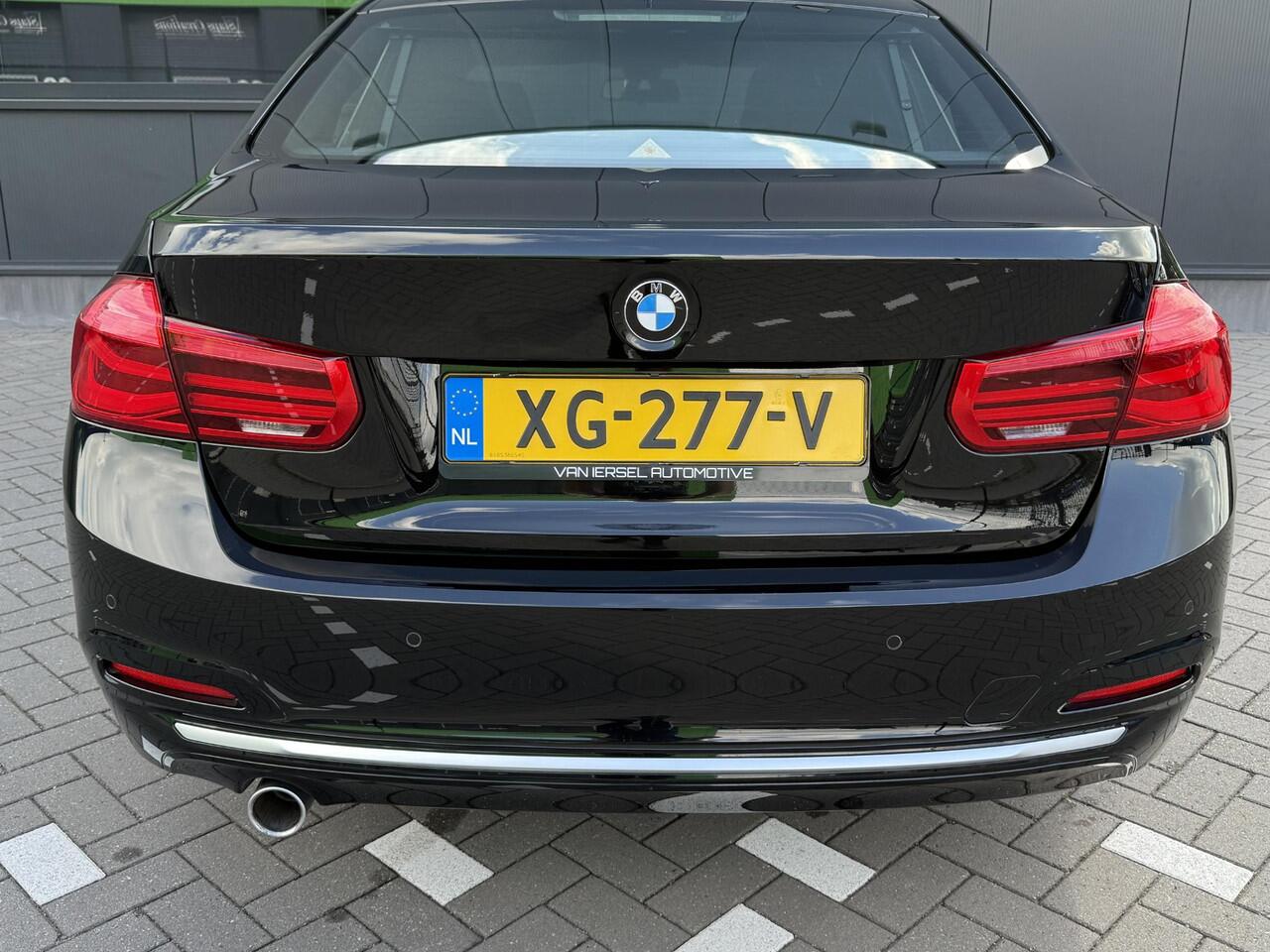 BMW 3-SERIE 318i Luxury Edition 136 PK Steptronic | Eindejaarsvoordeel | Inclusief 12 maanden garantie | NAP | Nieuwe APK | Automaat | Schuifdak | Panoramadak | Leder | Navigatie | LED koplampen | Parkeersensoren | Stoelverwarming | Climate control | Cruise control |