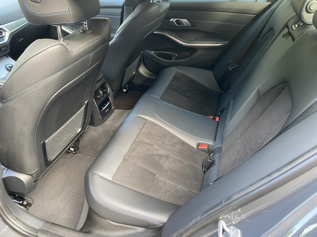 BMW 3-SERIE 320i Business Ed.