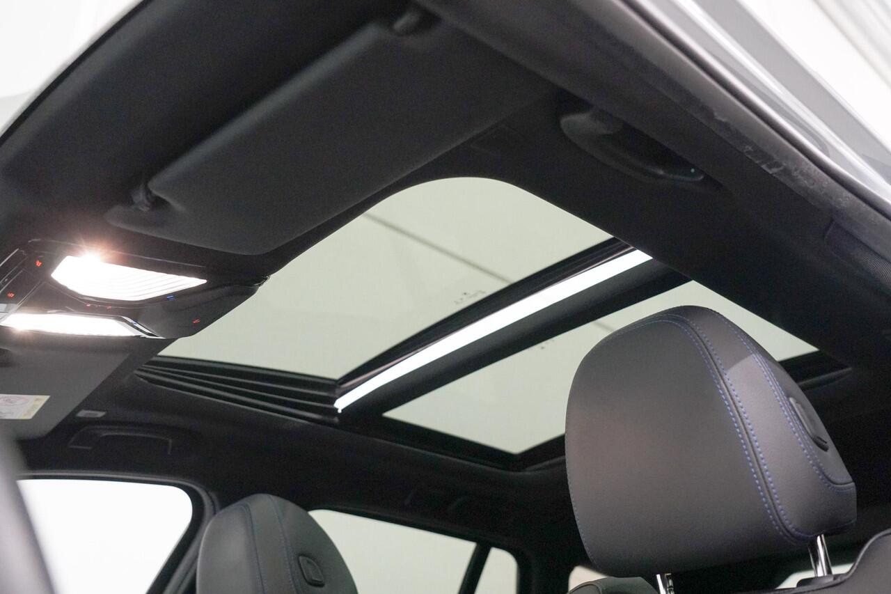 BMW 3-SERIE Touring M340i xDrive Panoramadak | Harman Kardon | Adapt. Cruise Control