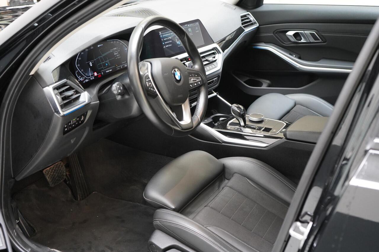 BMW 3-SERIE Touring 330e Business Edition Plus | Adaptive cruise | Trekhaak | Sportstoelen | Apple Carplay