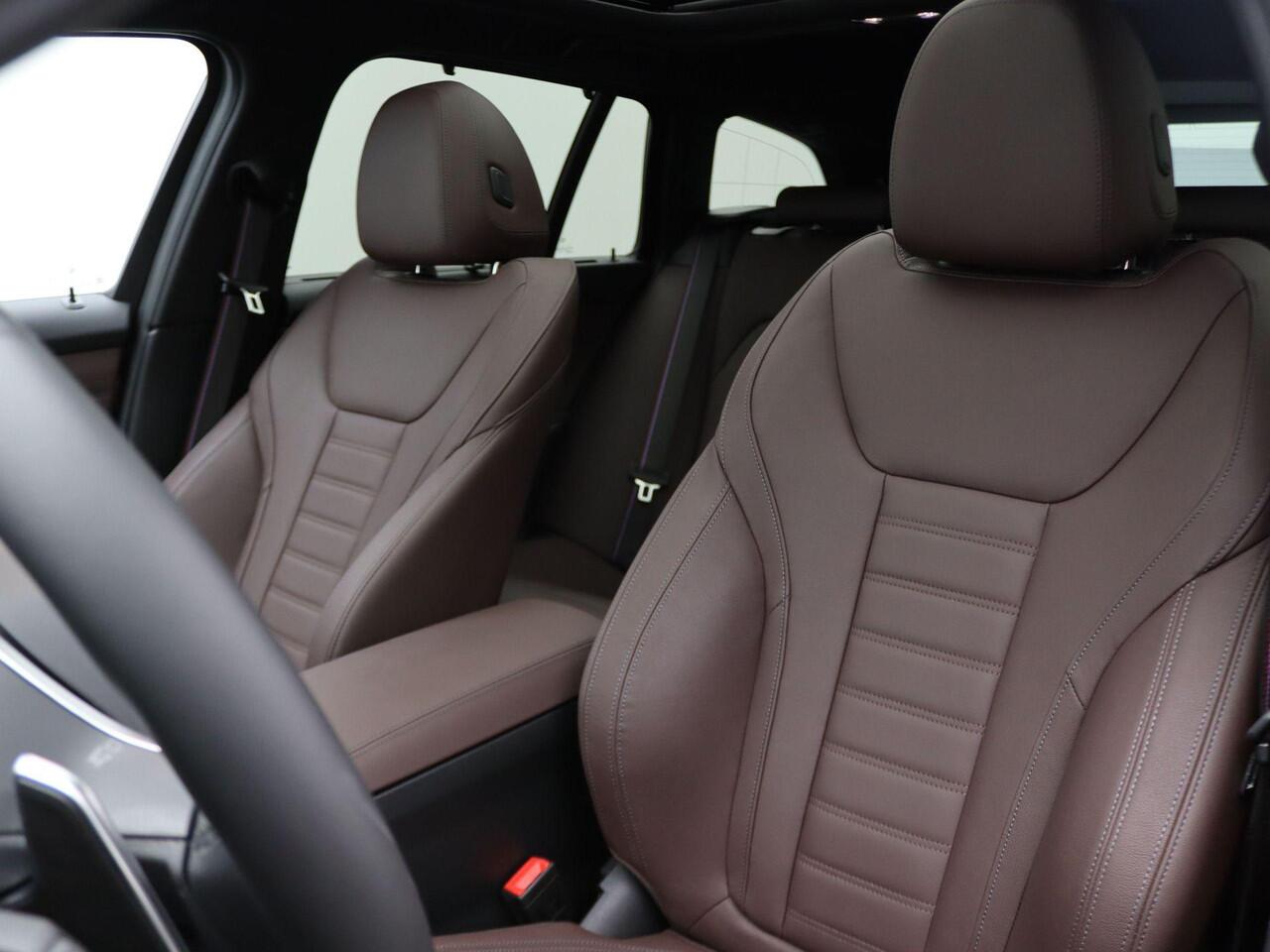 BMW 3-SERIE Touring 330i M Sportpakket Pro | Panoramadak | HIFI | Curved Display | 19"