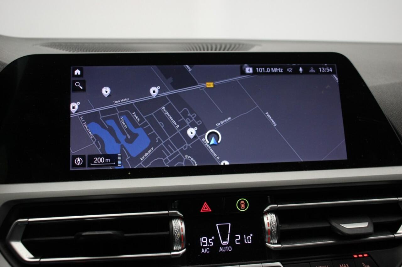 BMW 3-SERIE Touring 330e eDrive Edition - Digitaal Cockpit, Carplay, Navi, Clima, Cruise, Leer, Stoelverw.